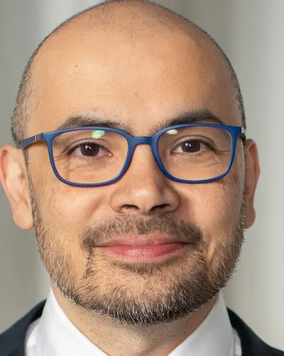 Photo: John Sears (CC BY-SA 4.0) Portrait of Demis Hassabis